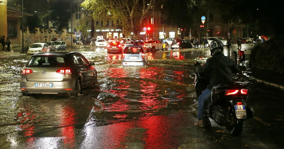 maltempo roma,maltempo roma oggi,nubifragio roma,nubifragio roma 23 settembre 2020,nubifragio roma adesso,nubifragio roma oggi